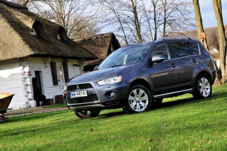 Mitsubishi Outlander 2.0 MT Intense Plus