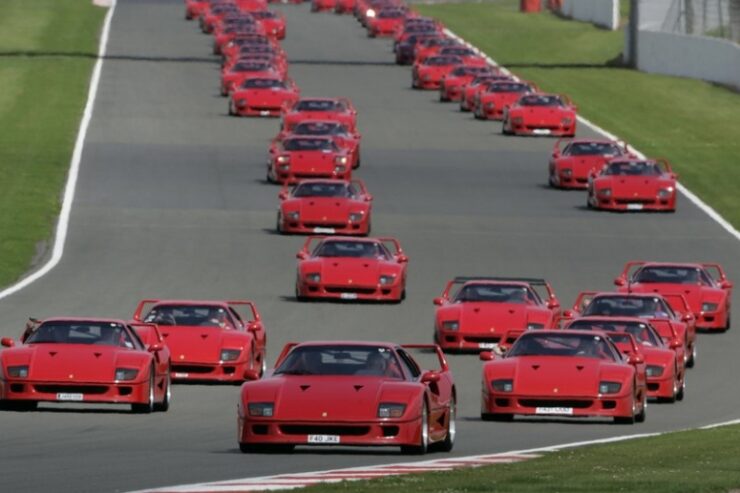 60 egzemplarzy Ferrari F40 na torze Silverstone