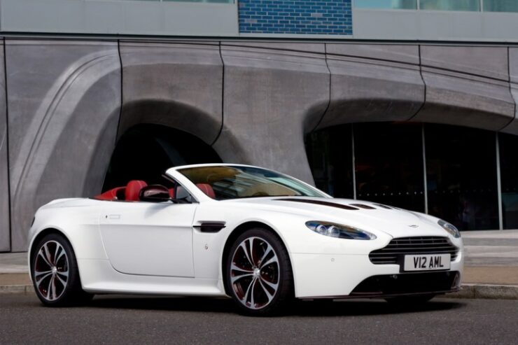 Aston Martin V12 Vantage Roadster