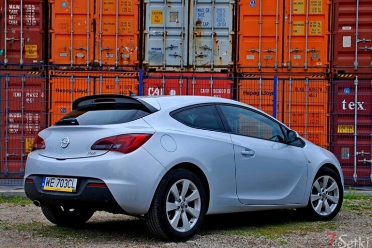 Opel Astra GTC 1.4 Turbo 140 KM Enjoy – mocy przybywaj