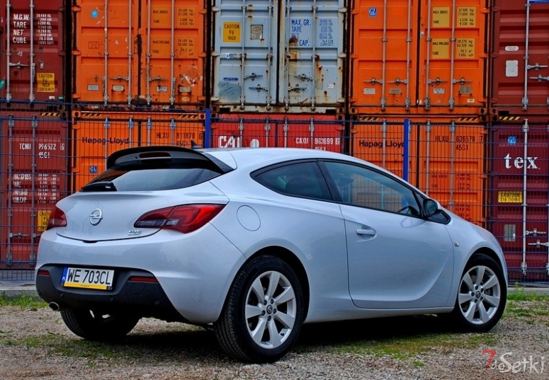 Opel Astra GTC 1.4 Turbo 140 KM Enjoy – mocy przybywaj