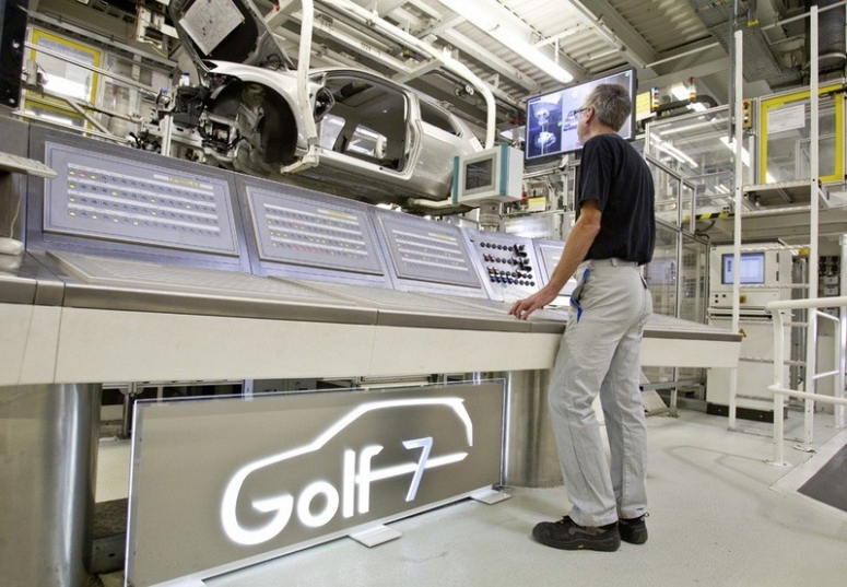 VW angażuje nowe siły do produkcji Golfa