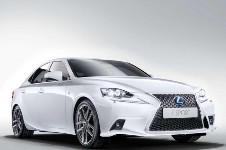 Lexus IS 300h F Sport – hybryda z „pazurem”