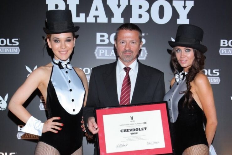 Playboy jeździ Traxem na co dzień