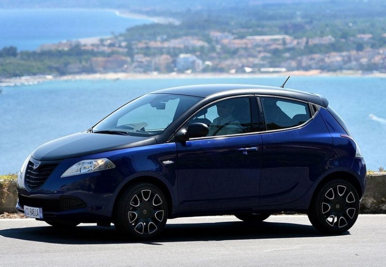 Lancia Ypsilon S MOMODESIGN