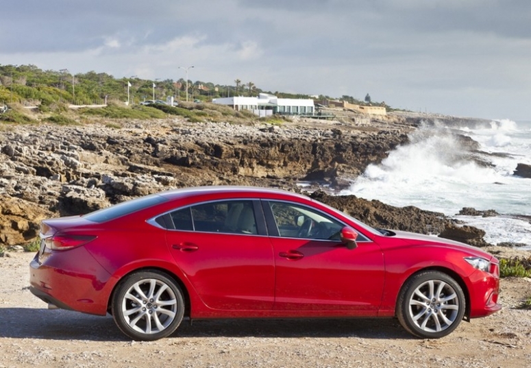 Mazda6 zdobywa pięć gwiazdek w teście Euro NCAP