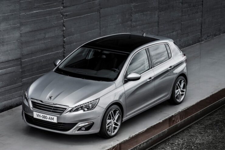 Nowy Peugeot 308 Samochodem Roku 2014