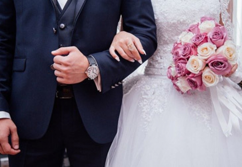 Zmiana nazwiska po ślubie – jakie dokumenty należy wymienić? Co z prawem jazdy?