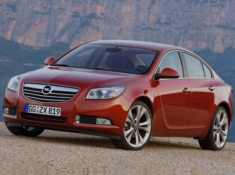 Opel Insignia – dane techniczne, wymiary, silniki, spalanie, pojemność, ceny, opinie