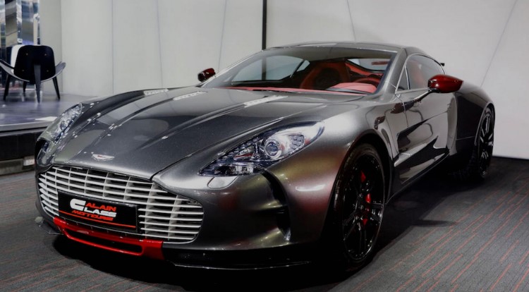 Aston Martin One – dane techniczne, wymiary, silniki, spalanie, pojemność, ceny, opinie