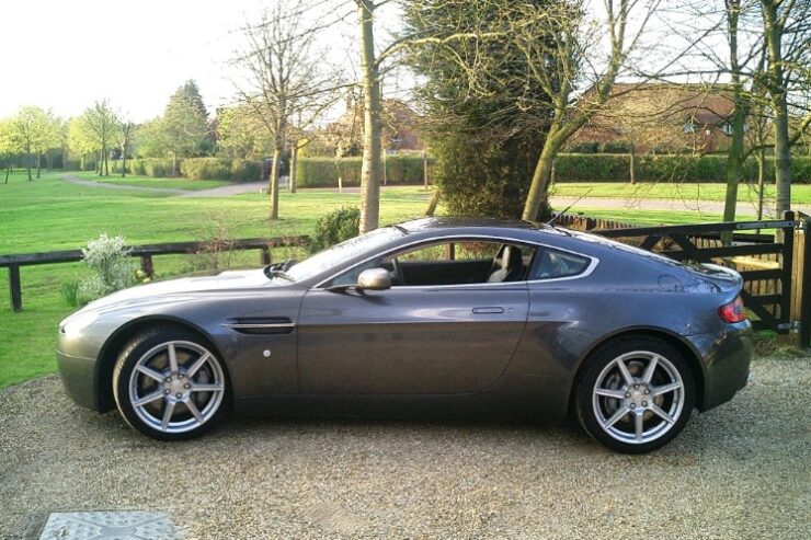 Aston Martin V8 Vantage – dane techniczne, wymiary, silniki, spalanie, pojemność, ceny, opinie