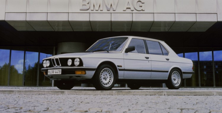 BMW serii 5 E28 – dane techniczne, wymiary, silniki, spalanie, pojemność, ceny, opinie