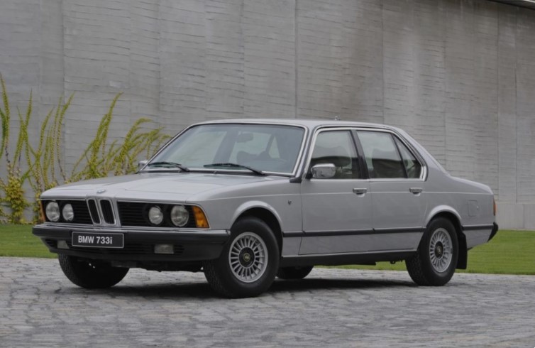 BMW serii 7 E23 – dane techniczne, wymiary, silniki, spalanie, pojemność, ceny, opinie