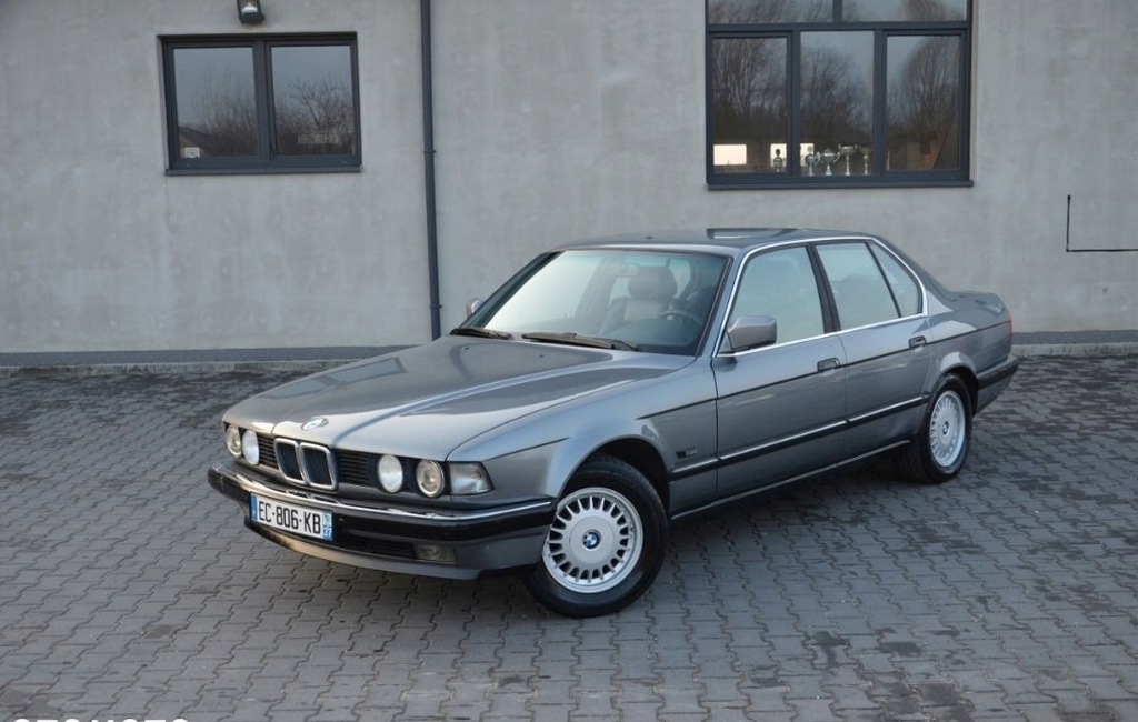 BMW Serii 7 E32 – dane techniczne, wymiary, silniki, spalanie, pojemność, ceny, opinie