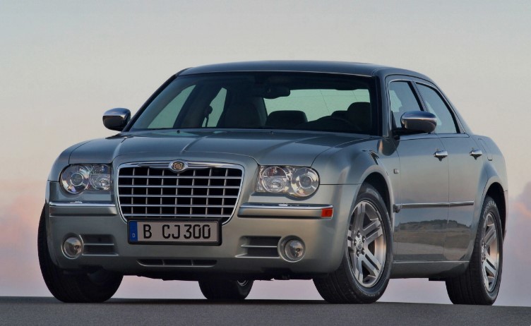 Chrysler 300C – dane techniczne, wymiary, silniki, spalanie, pojemność, ceny, opinie