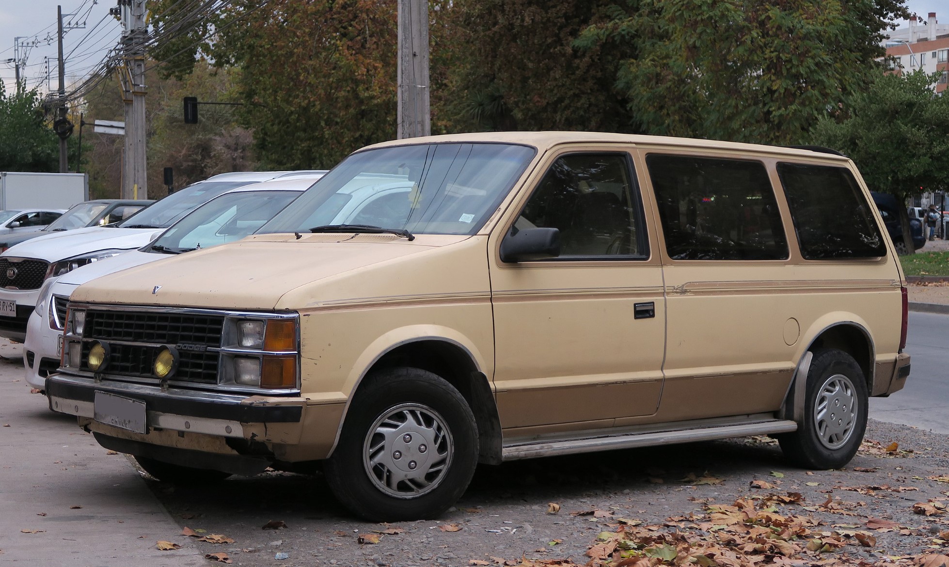 Dodge Caravan I — dane techniczne, wymiary, silniki, spalanie, pojemność, ceny, opinie