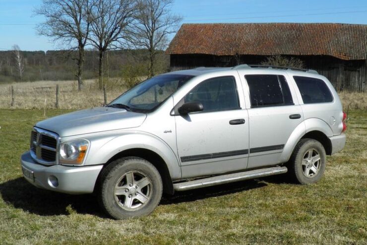 Dodge Durango II — dane techniczne, wymiary, silniki, spalanie, pojemność, ceny, opinie