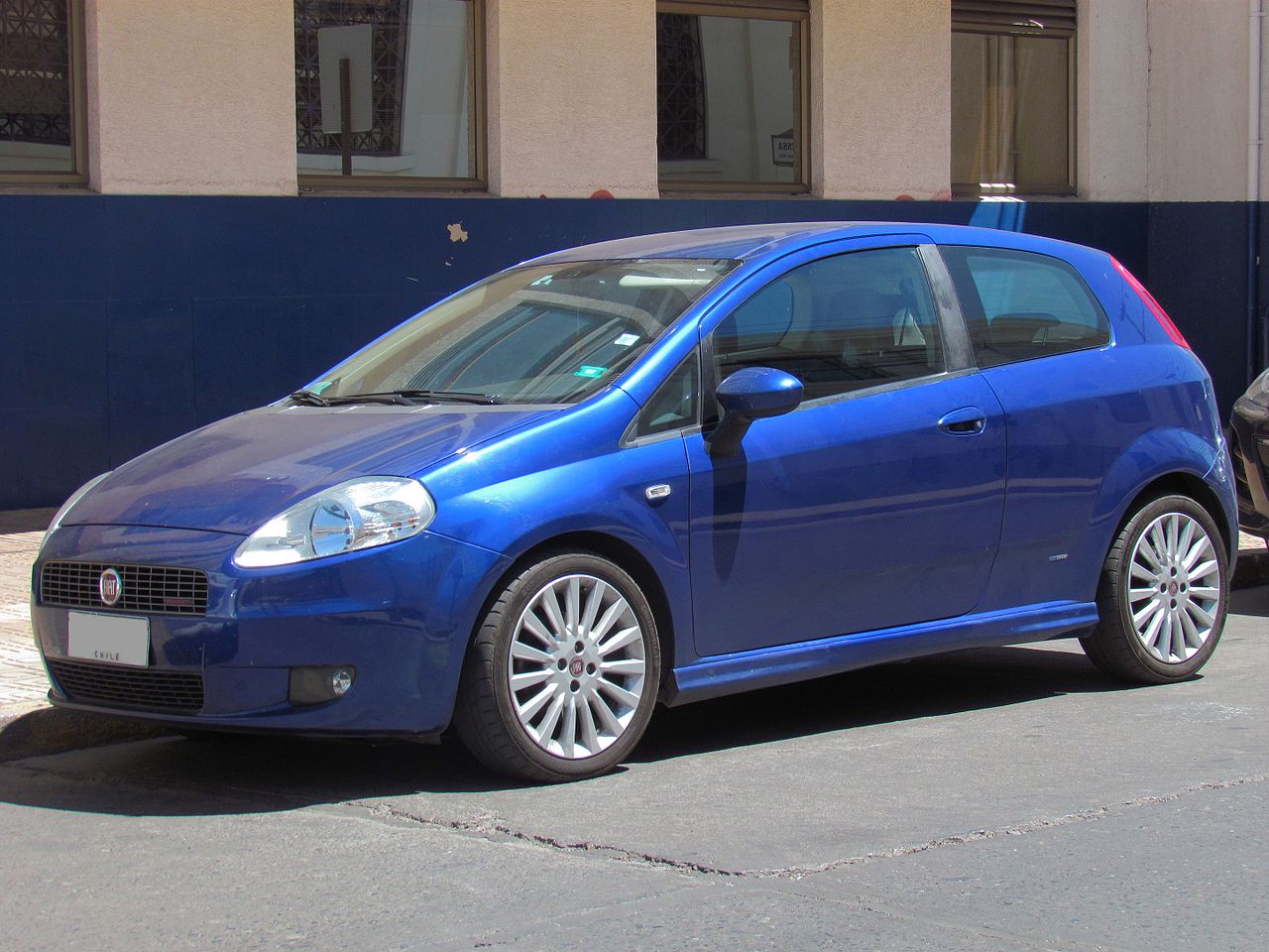 Fiat Grande Punto — dane techniczne, wymiary, silniki, spalanie, pojemność, ceny, opinie