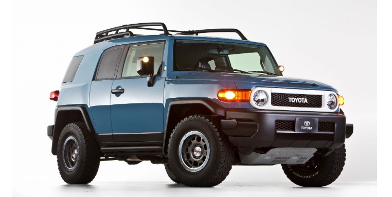 Toyota FJ Cruiser – dane techniczne, wymiary, silniki, spalanie, pojemność, ceny, opinie