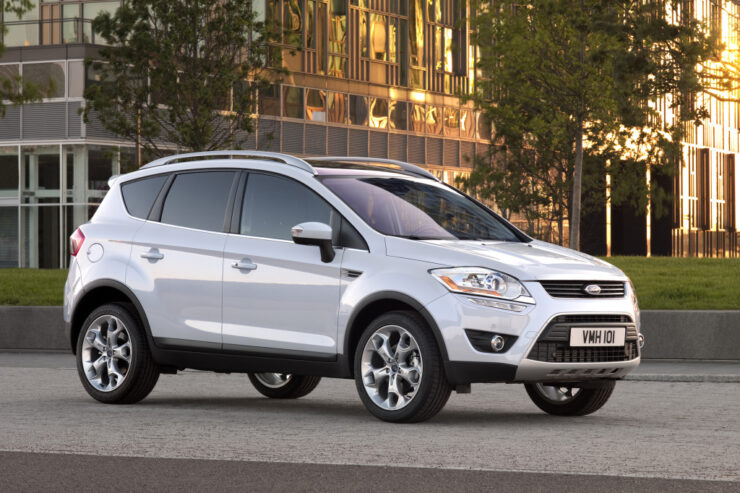 Ford Kuga pierwszej generacji — dane techniczne, wymiary, silniki, spalanie, pojemność, ceny, opinie