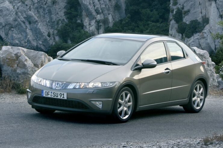 Honda Civic VIII — dane techniczne, wymiary, silniki, spalanie, pojemność, ceny, opinie