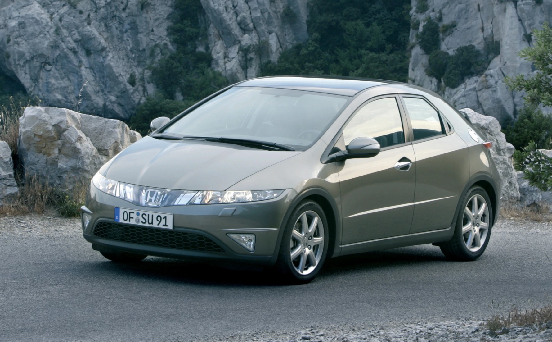 Honda Civic VIII — dane techniczne, wymiary, silniki, spalanie, pojemność, ceny, opinie