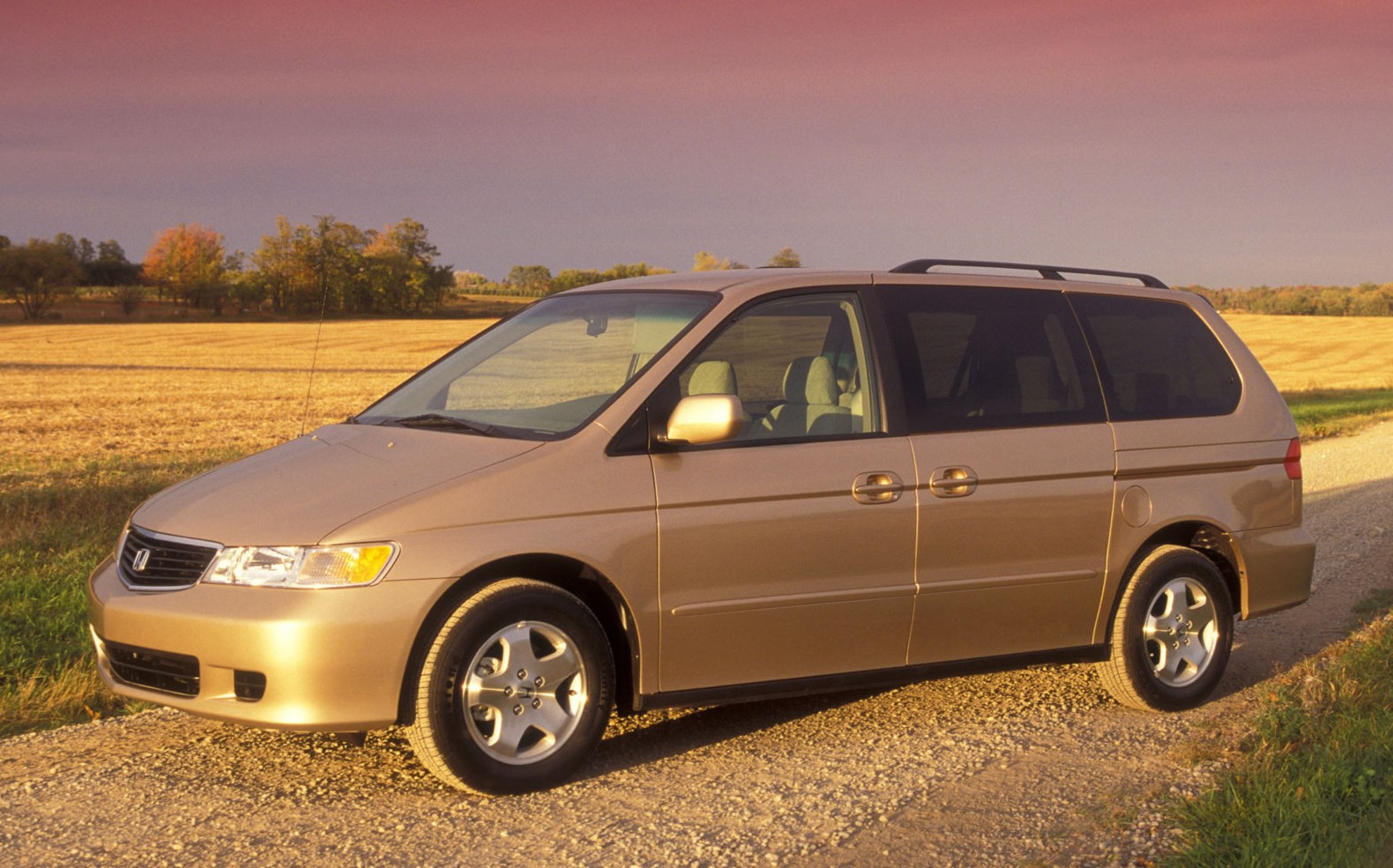 Honda Odyssey II – dane techniczne, wymiary, silniki, spalanie, pojemność, ceny, opinie
