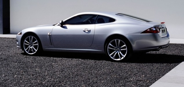 Jaguar XKR — dane techniczne, wymiary, silniki, spalanie, pojemność, ceny, opinie