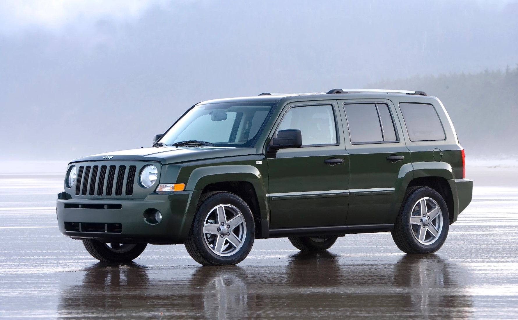 Jeep Patriot — dane techniczne, wymiary, silniki, spalanie, pojemność, ceny, opinie