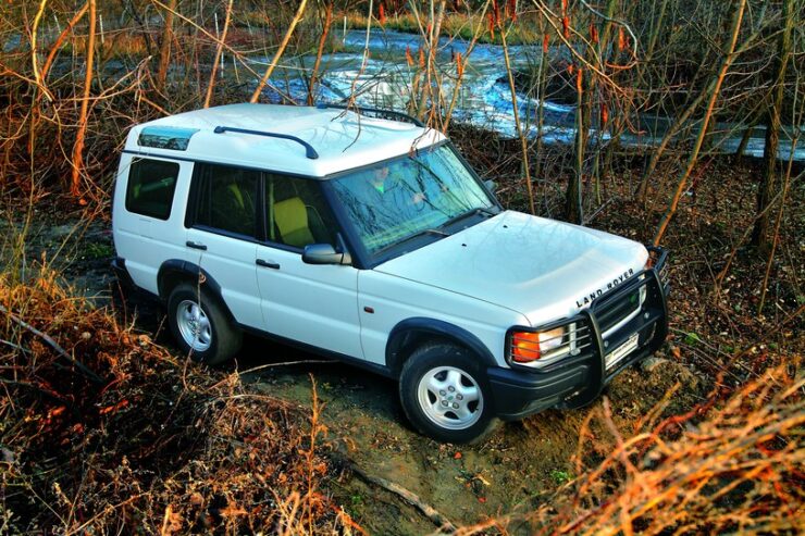 Land Rover Discovery — dane techniczne, wymiary, silniki, spalanie, pojemność, ceny, opinie
