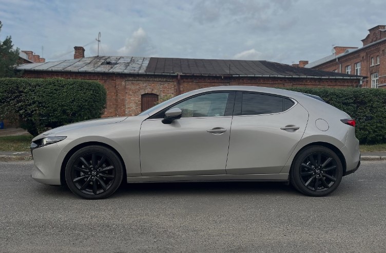 Mazda 3 – dane techniczne, wymiary, silniki, spalanie, pojemność, ceny, opinie