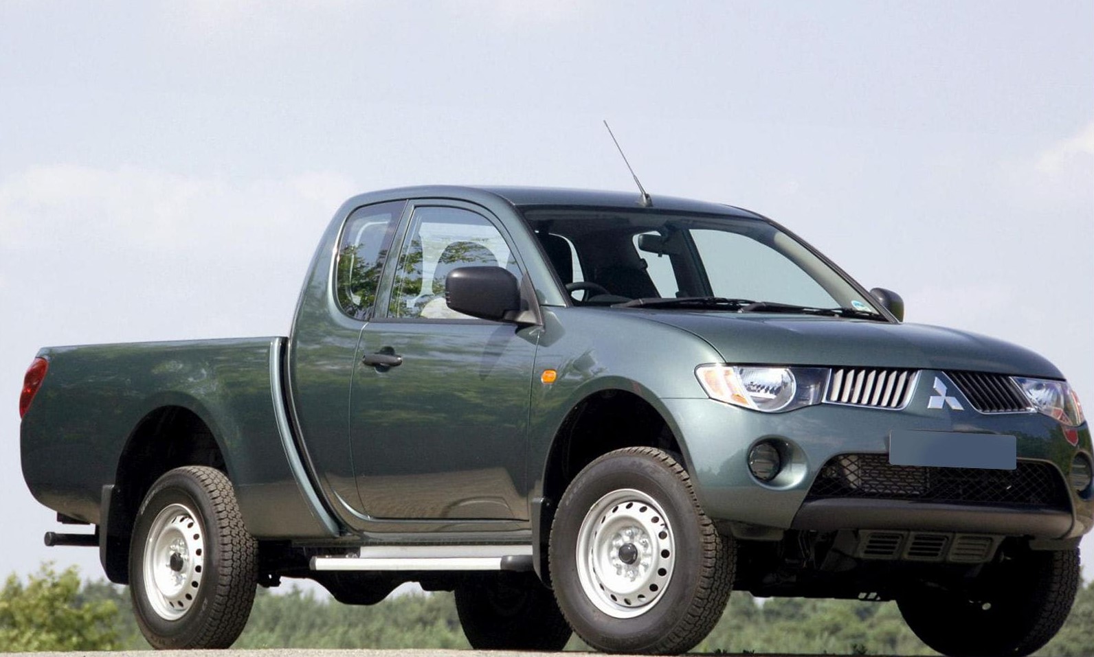 Mitsubishi L200 IV – dane techniczne, wymiary, silniki, spalanie, pojemność, ceny, opinie