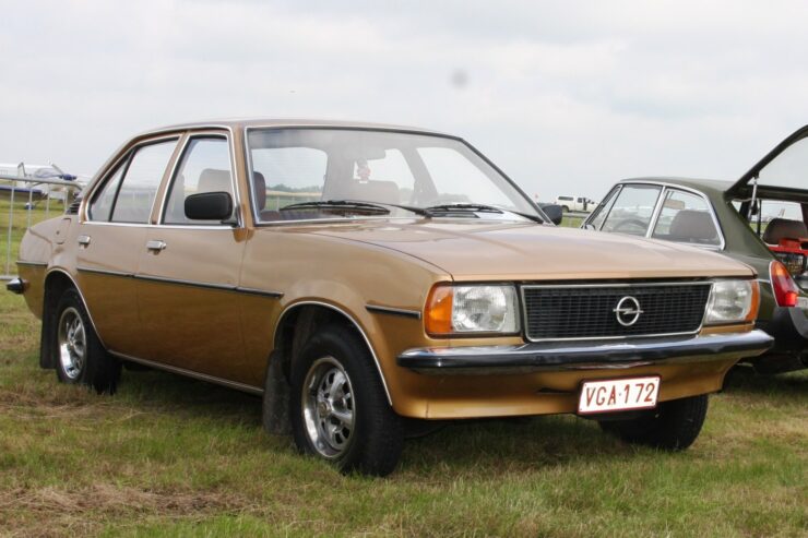 Opel Ascona B — dane techniczne, wymiary, silniki, spalanie, pojemność, ceny, opinie