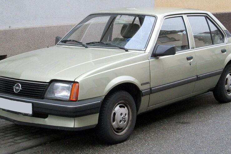 Opel Ascona C — dane techniczne, wymiary, silniki, spalanie, pojemność, ceny, opinie