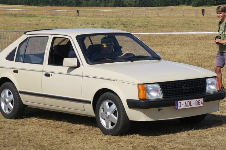 Opel Kadett D — dane techniczne, wymiary, silniki, spalanie, pojemność, ceny, opinie