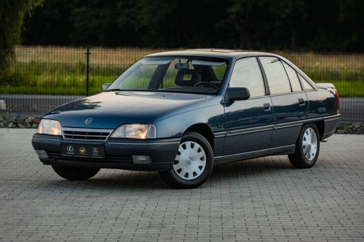 Opel Omega A — dane techniczne, wymiary, silniki, spalanie, pojemność, ceny, opinie