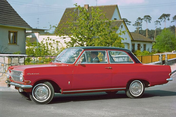 Opel Rekord A — dane techniczne, wymiary, silniki, spalanie, pojemność, ceny, opinie