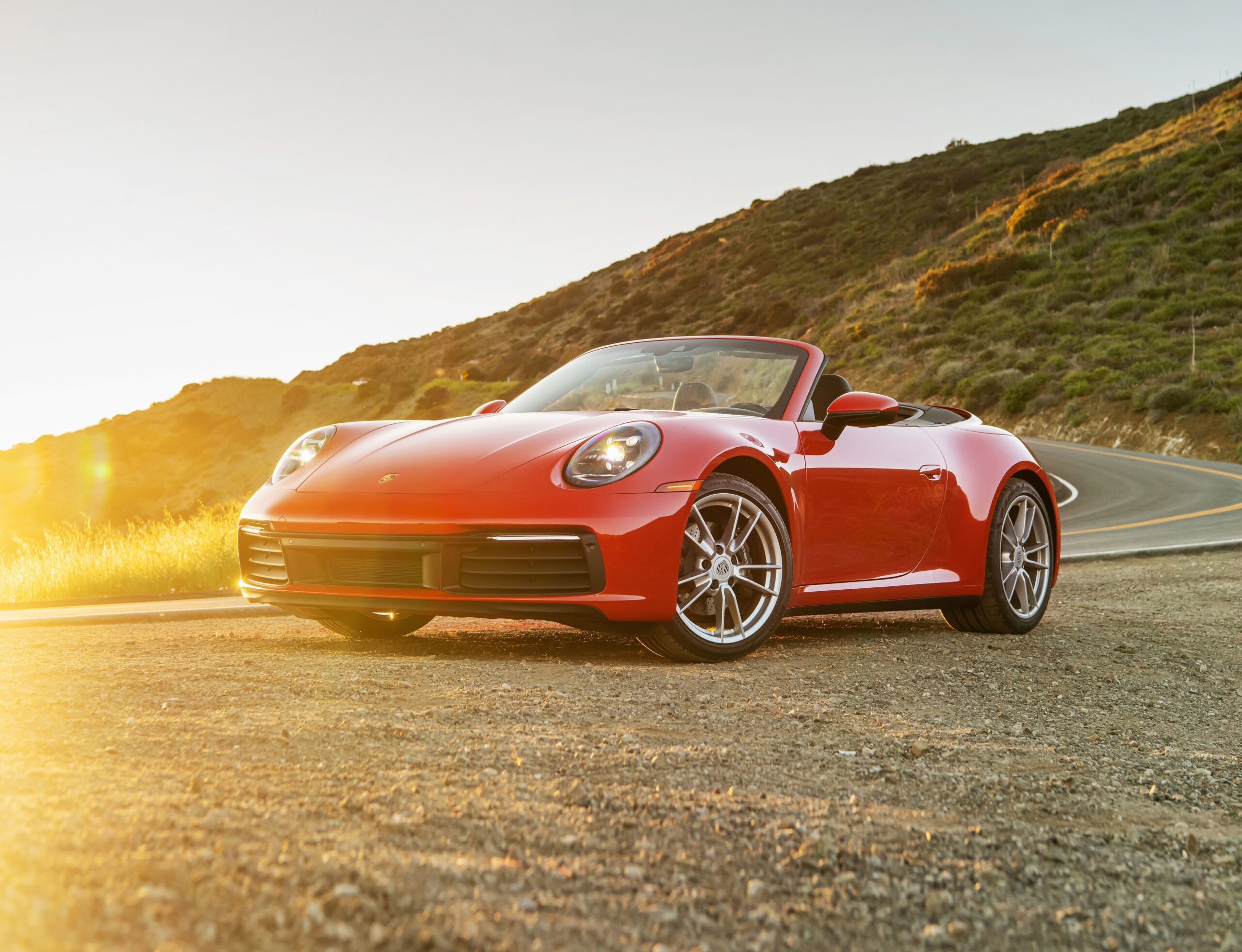 Porsche 911 Carrera Cab — dane techniczne, wymiary, silniki, spalanie, pojemność, ceny, opinie