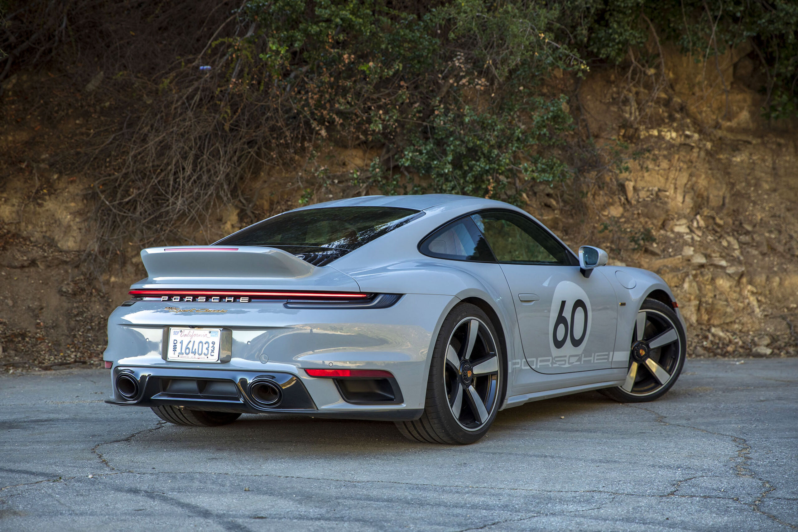 Porsche 911 Sport Classic — dane techniczne, wymiary, silniki, spalanie, pojemność, ceny, opinie