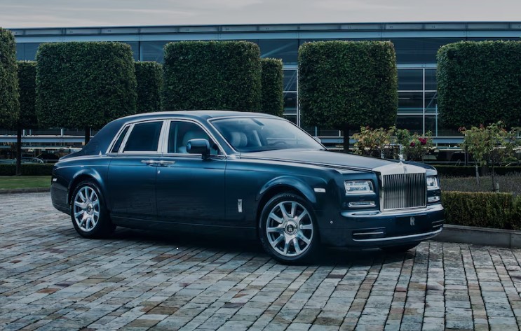 Rolls Royce Phantom Ex – dane techniczne, wymiary, silniki, spalanie, pojemność, ceny, opinie