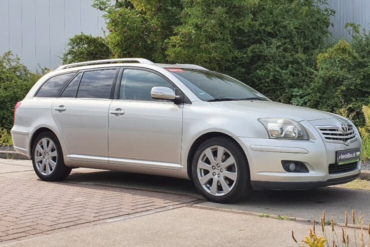 Toyota Avensis — dane techniczne, wymiary, silniki, spalanie, pojemność, ceny, opinie