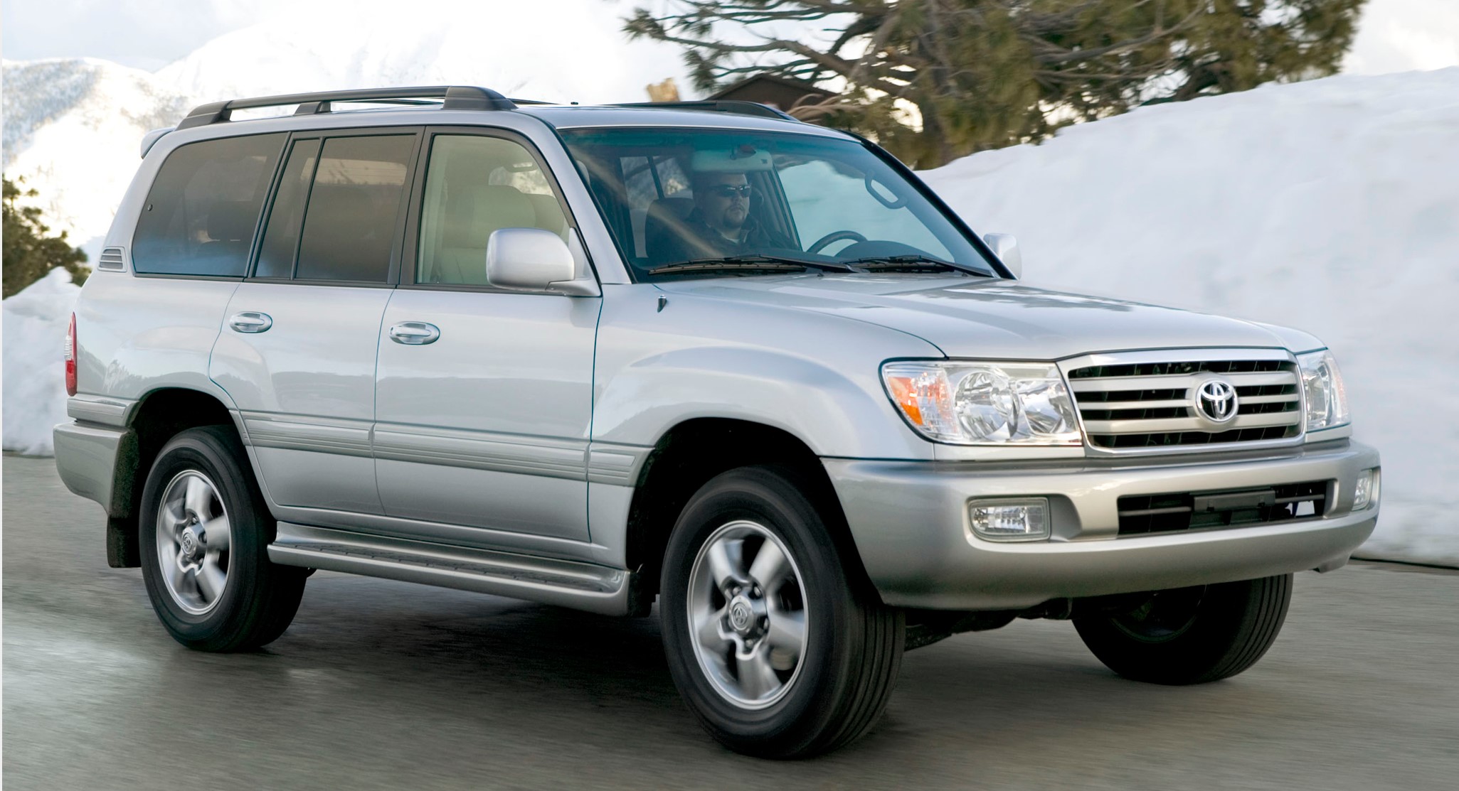 Toyota Land Cruiser IV – dane techniczne, wymiary, silniki, spalanie, pojemność, ceny, opinie