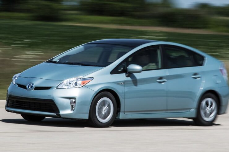 Toyota Prius — dane techniczne, wymiary, silniki, spalanie, pojemność, ceny, opinie