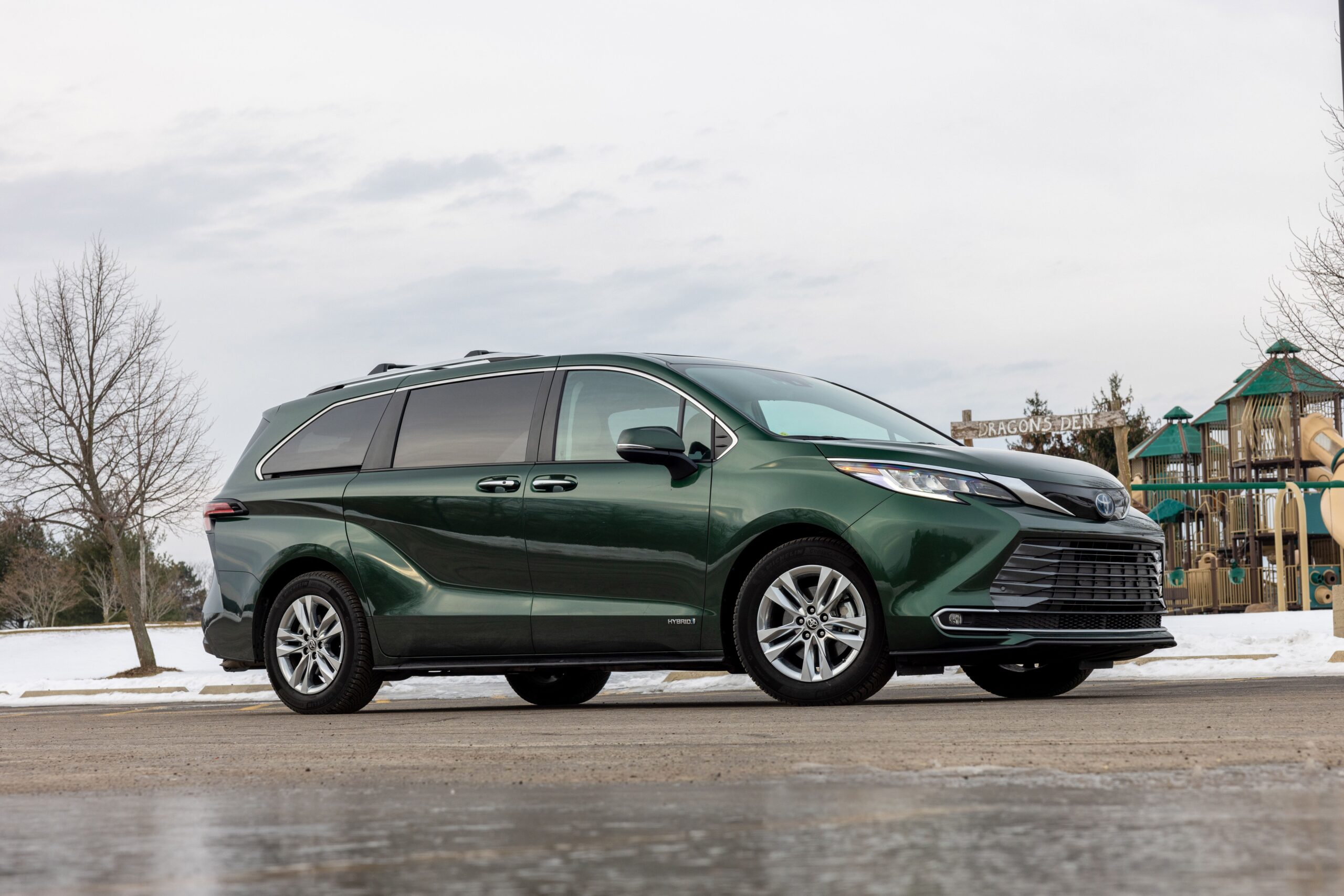 Toyota Sienna — dane techniczne, wymiary, silniki, spalanie, pojemność, ceny, opinie