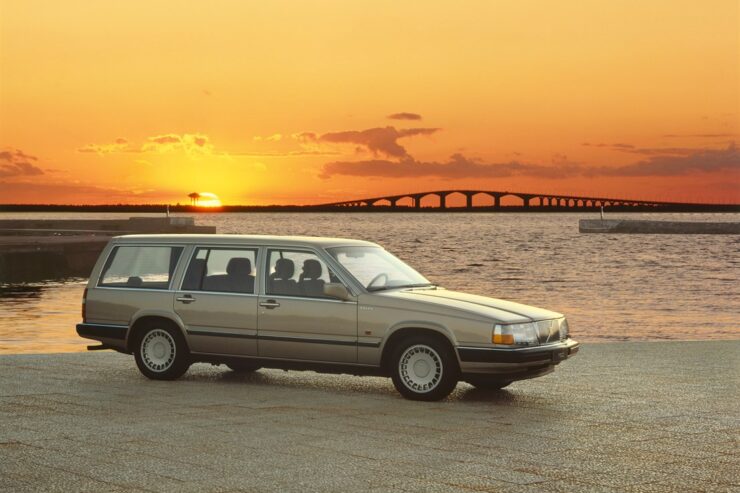 Volvo 760 – dane techniczne, wymiary, silniki, spalanie, pojemność, ceny, opinie