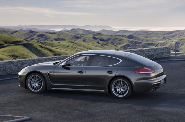 Porsche Panamera — dane techniczne, wymiary, silniki, spalanie, pojemność, ceny, opinie