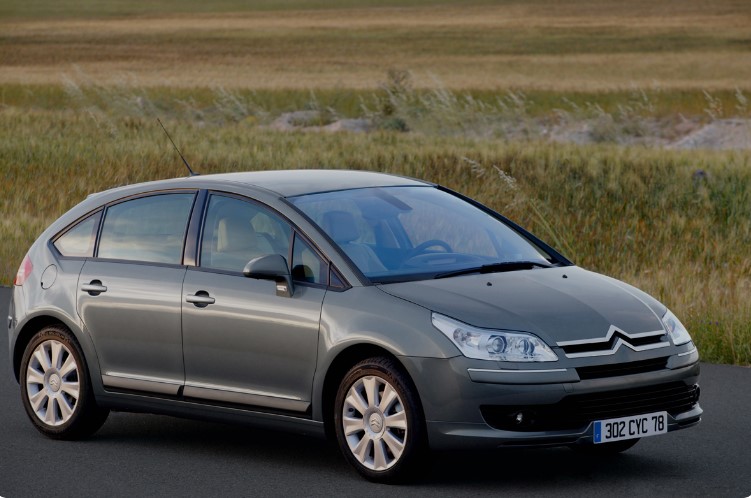 Citroen C4 I — dane techniczne, wymiary, silniki, spalanie, pojemność, ceny, opinie