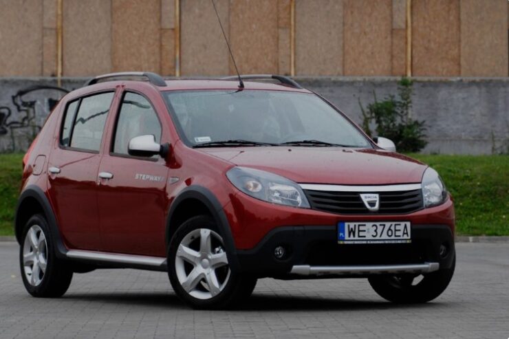 Dacia Sandero 1 – dane techniczne, wymiary, silniki, spalanie, pojemność, ceny, opinie