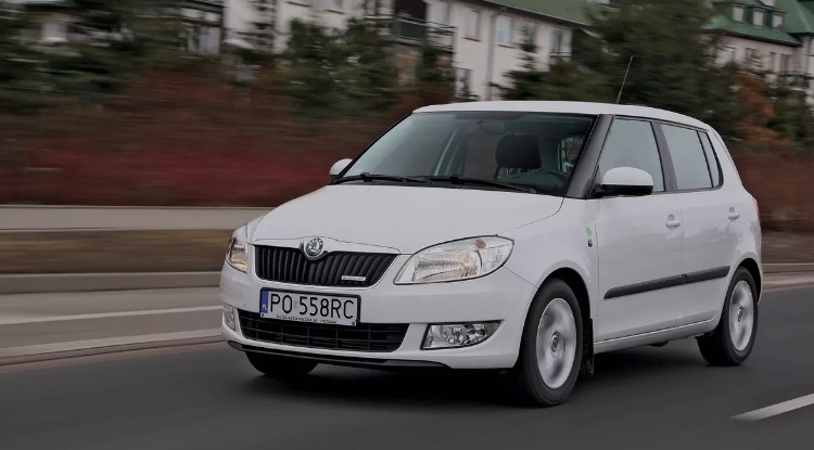 Skoda Fabia 2 – dane techniczne, wymiary, silniki, spalanie, pojemność, ceny, opinie