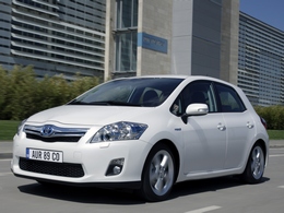 toyota-auris.jpg